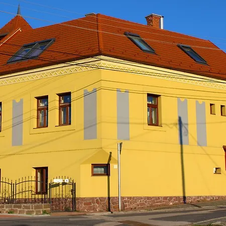 Apartament Voeroesko